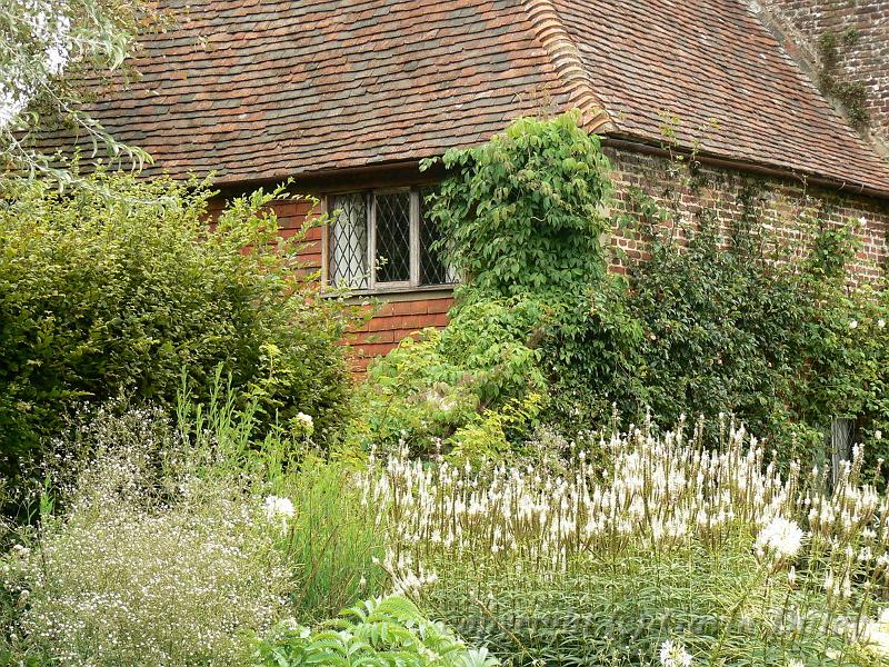 Sissinghurst Castle gardens P1120790.JPG